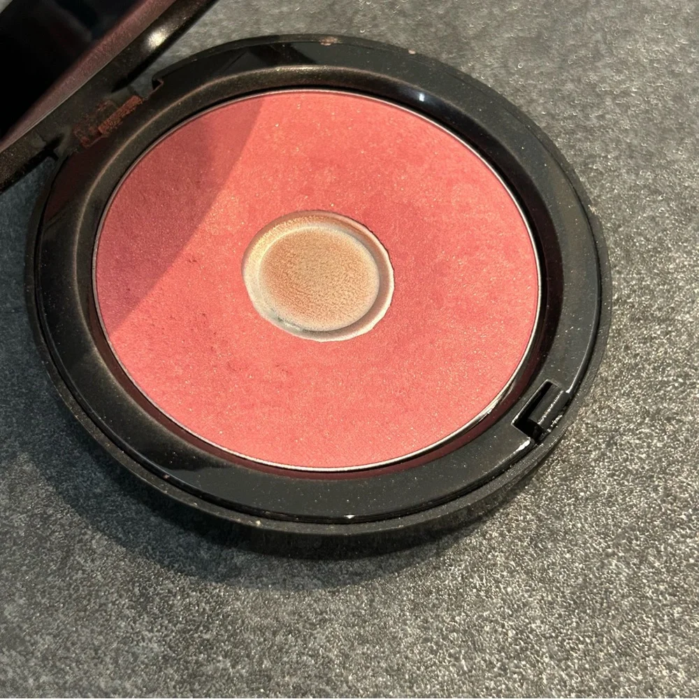 Bobbi Brown Illuminating Bronzing Powder